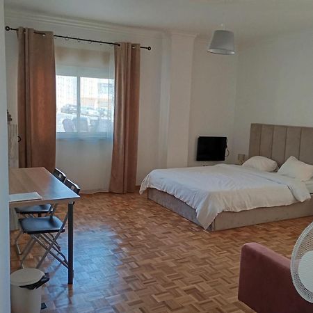 Rooms 10 Mins Walk From Train Station! Agualva-Cacem Екстериор снимка