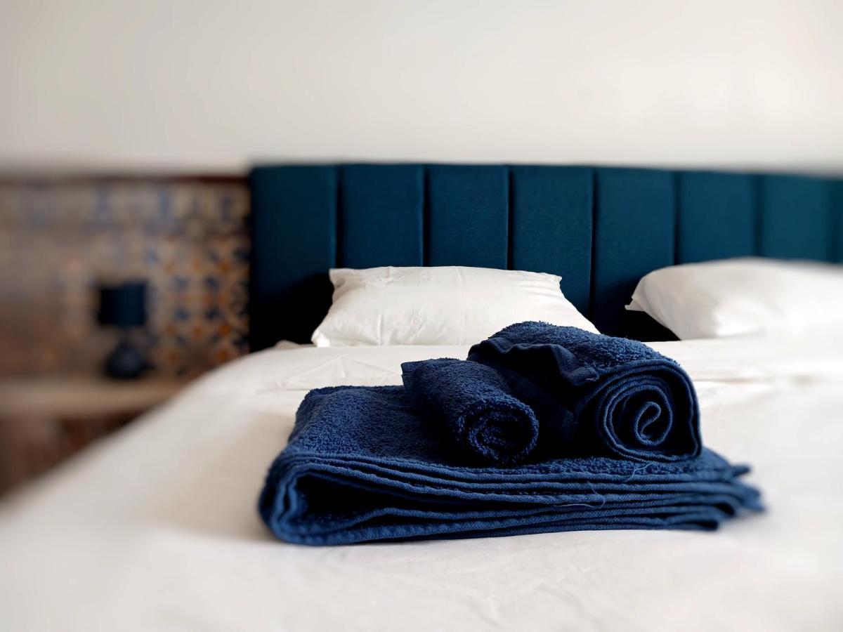 Rooms 10 Mins Walk From Train Station! Agualva-Cacem Екстериор снимка