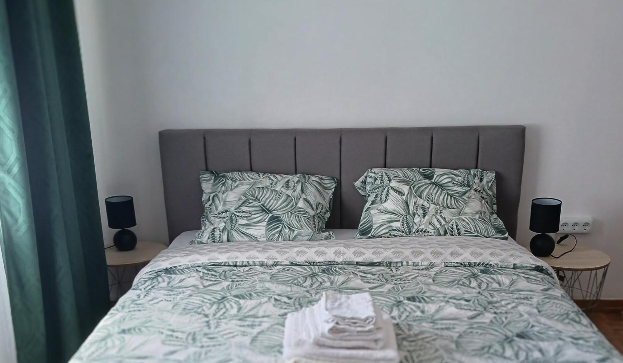 Rooms 10 Mins Walk From Train Station! Agualva-Cacem Екстериор снимка